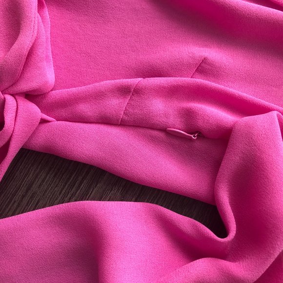 Elegant DVF Dress - Picture 4 of 4